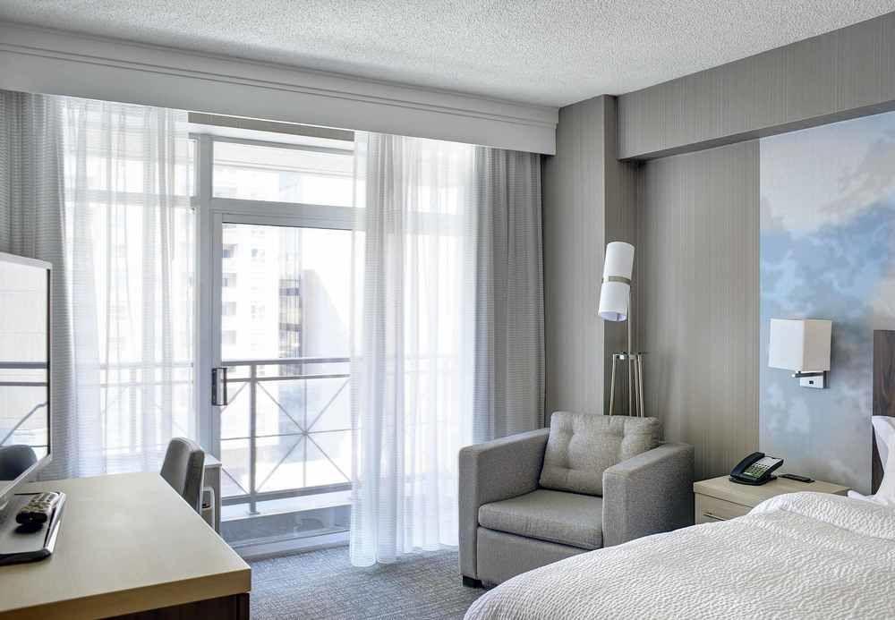 Hotel Courtyard By Marriott Toronto Downtown Exterior foto
