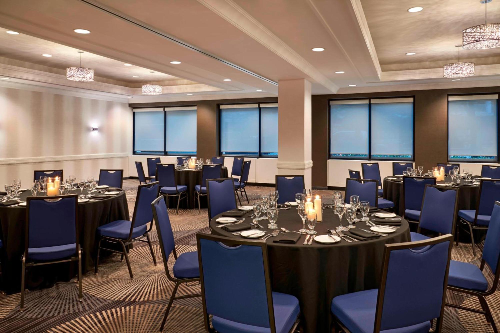 Hotel Courtyard By Marriott Toronto Downtown Exterior foto